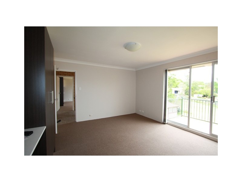 7/240 Menangle Street, Picton NSW 2571