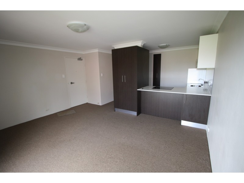 8/240 Menangle Street, Picton NSW 2571