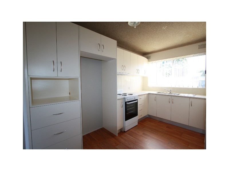 2/77 Menangle Street, Picton NSW 2571