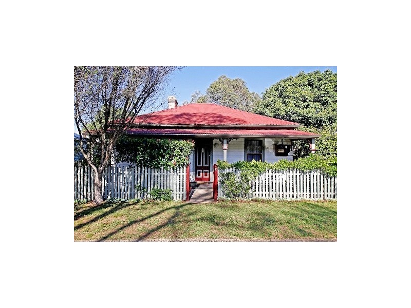 16 Campbell Street, Picton NSW 2571