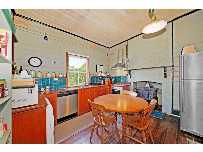 16 Campbell Street, Picton NSW 2571