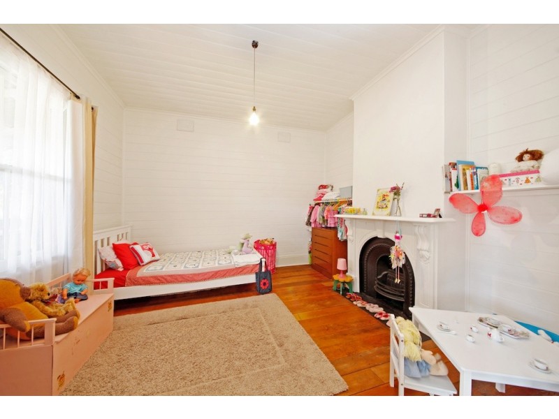 16 Campbell Street, Picton NSW 2571