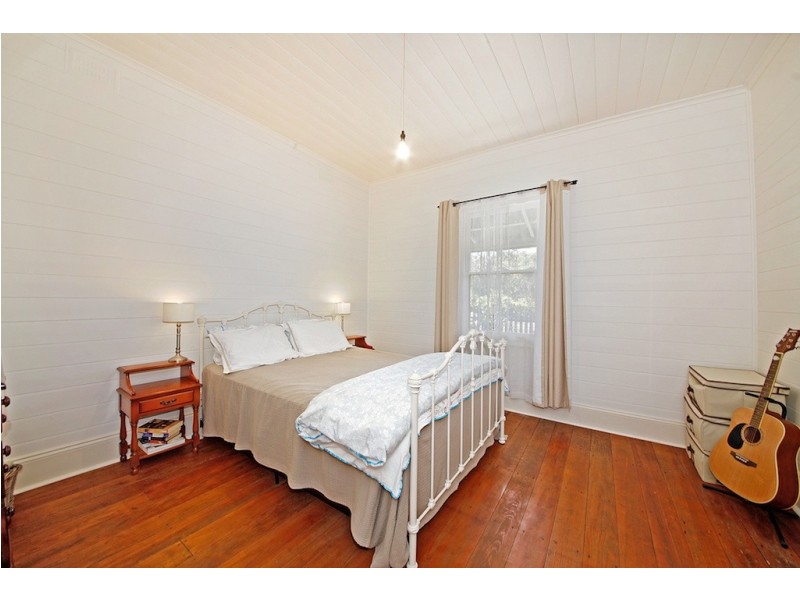 16 Campbell Street, Picton NSW 2571