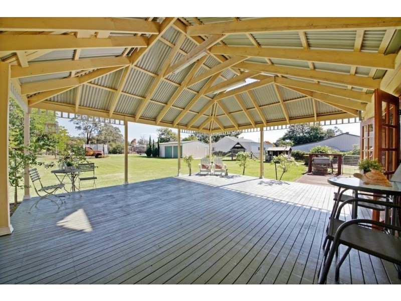 4 Whistler Close, Buxton NSW 2571