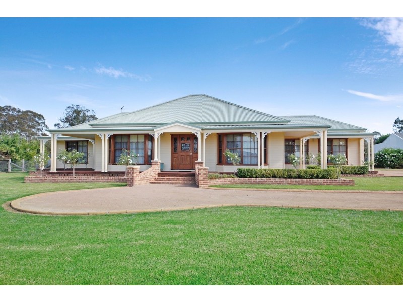 4 Whistler Close, Buxton NSW 2571