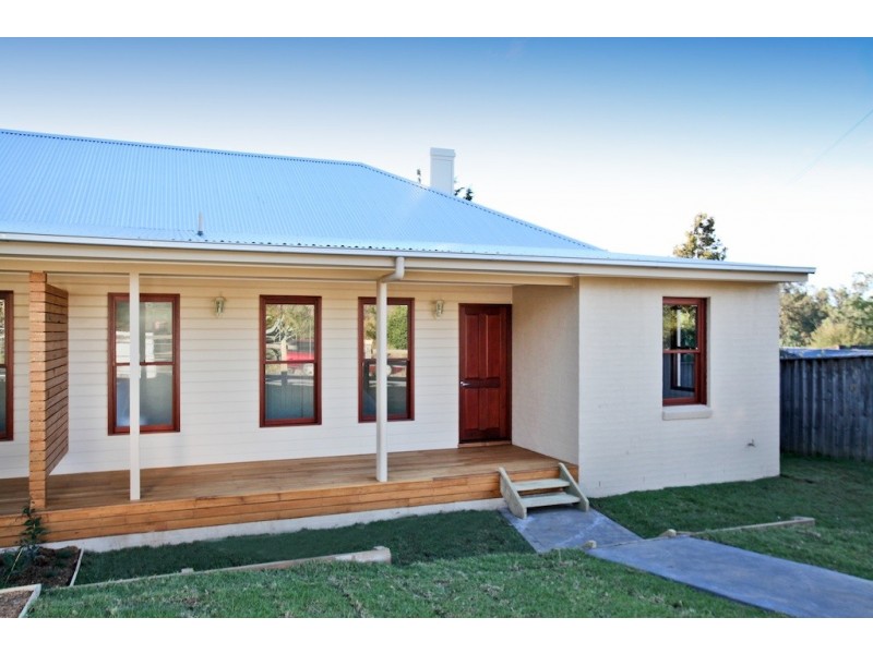 2B Tahmoor House Court, Tahmoor NSW 2573