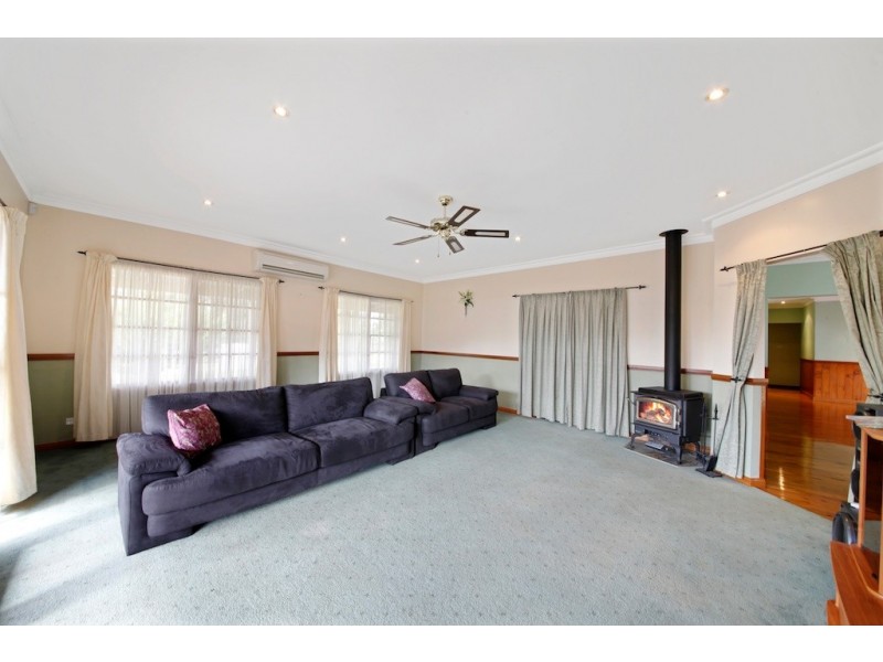 2 Albert Avenue, Thirlmere NSW 2572