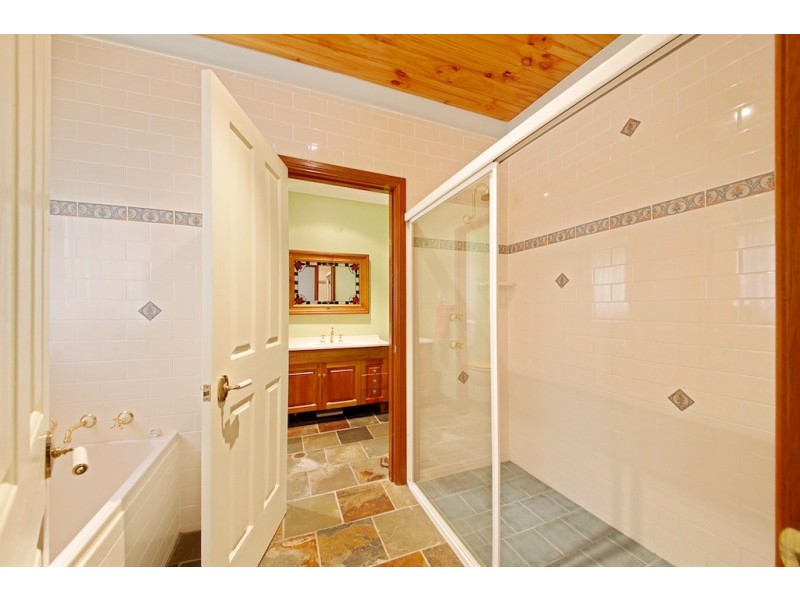 2 Albert Avenue, Thirlmere NSW 2572