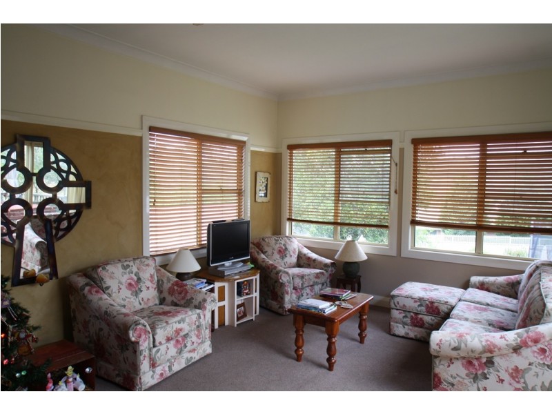 244 Argyle Street, Picton NSW 2571