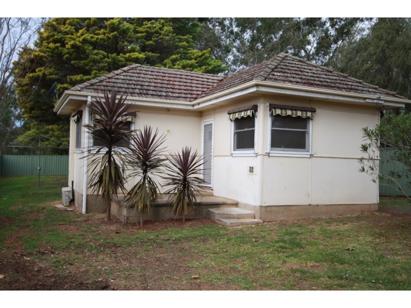 32 Westbourne Avenue, Thirlmere NSW 2572