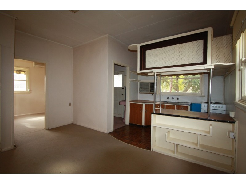 32 Westbourne Avenue, Thirlmere NSW 2572