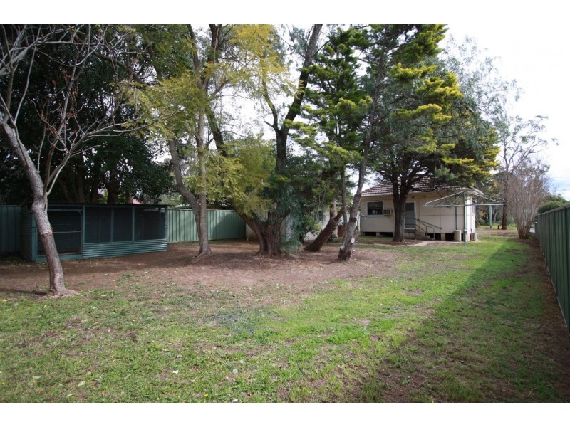 32 Westbourne Avenue, Thirlmere NSW 2572