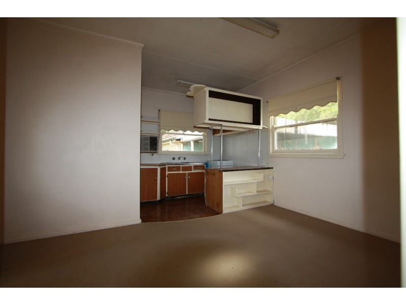 32 Westbourne Avenue, Thirlmere NSW 2572