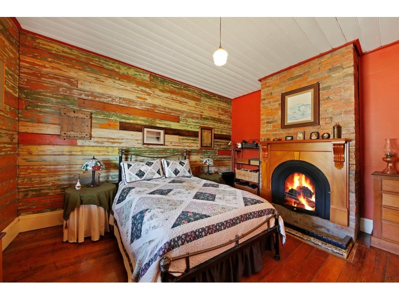 9 Campbell Street, Picton NSW 2571