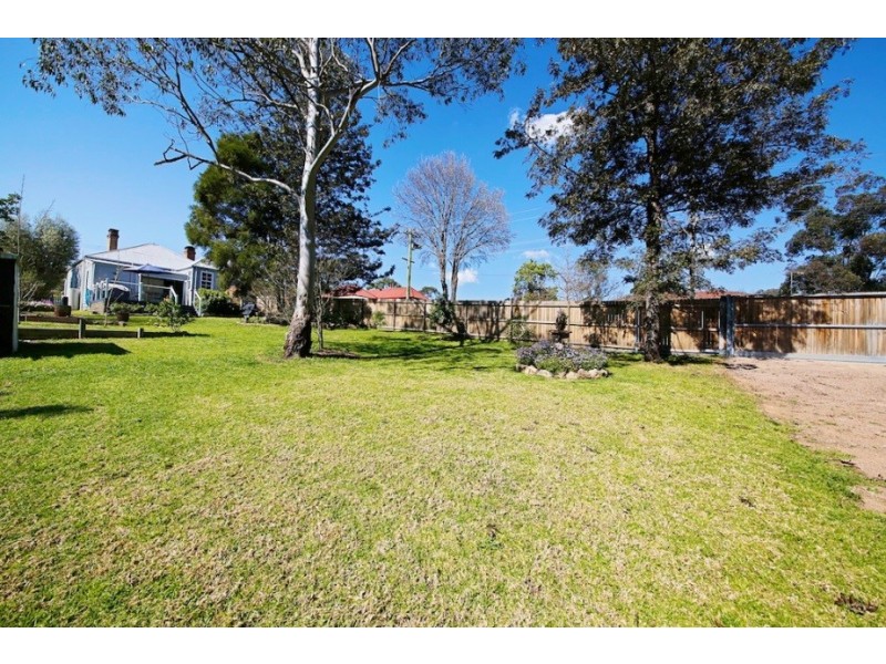 9 Campbell Street, Picton NSW 2571