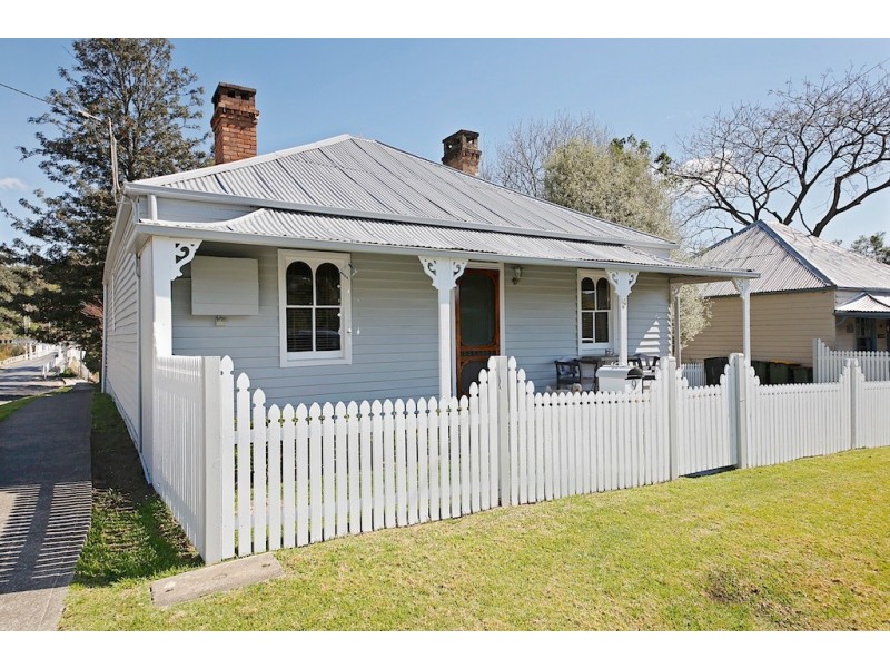 9 Campbell Street, Picton NSW 2571