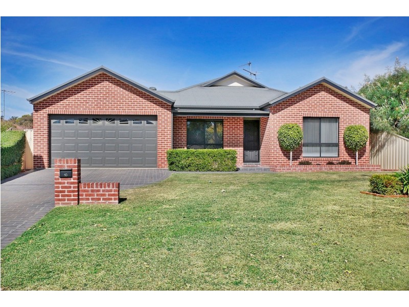 10 Close Street, Thirlmere NSW 2572