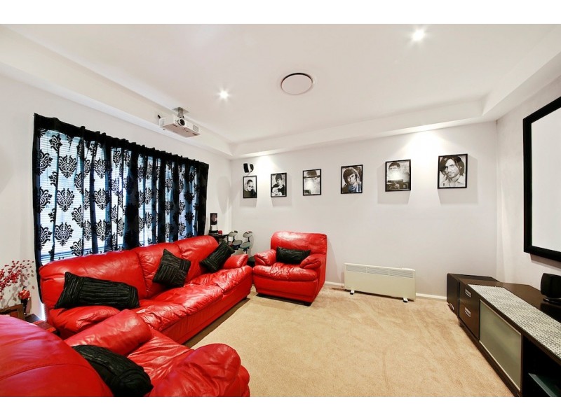 10 Close Street, Thirlmere NSW 2572