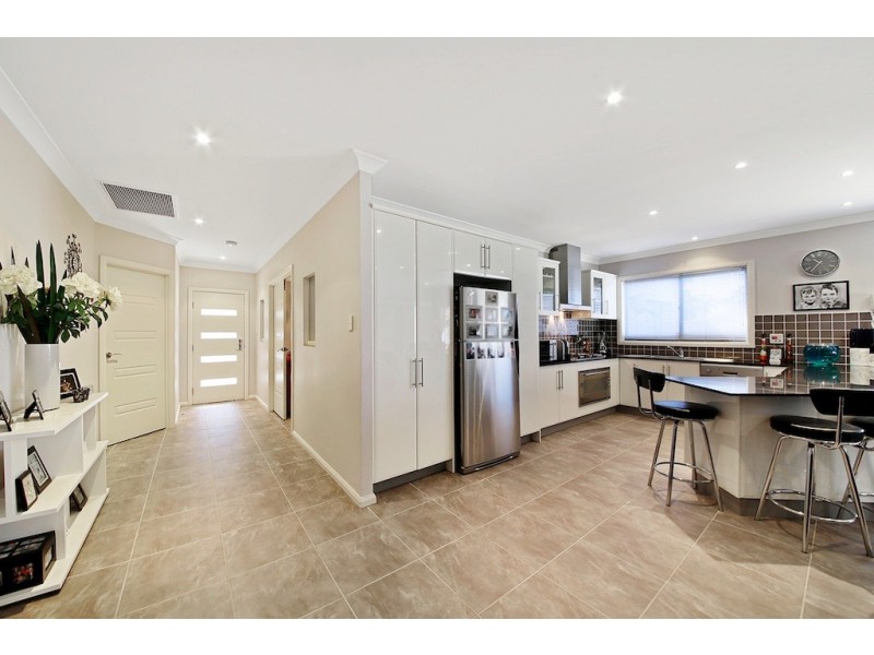 10 Close Street, Thirlmere NSW 2572