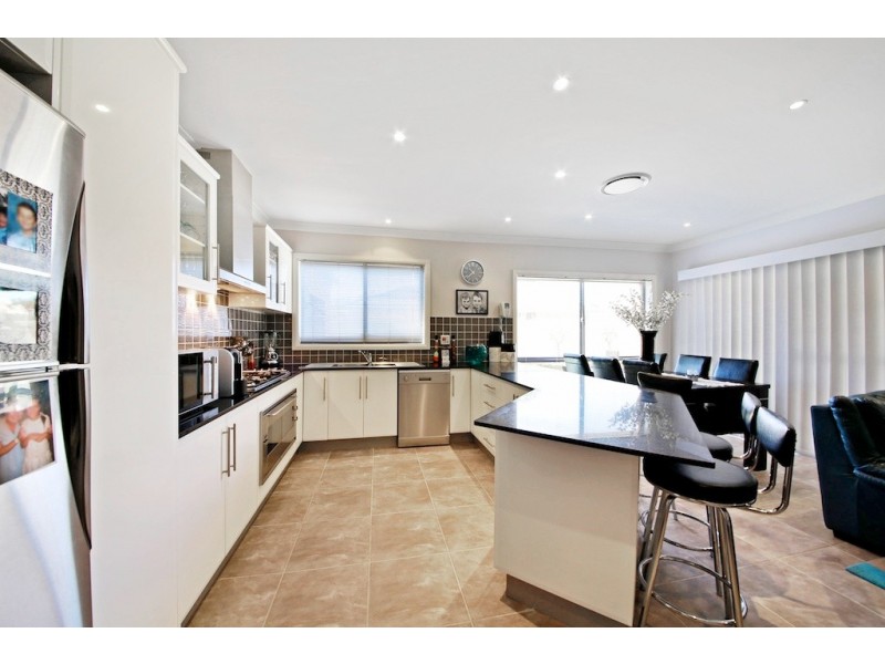 10 Close Street, Thirlmere NSW 2572