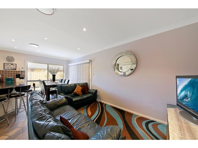 10 Close Street, Thirlmere NSW 2572