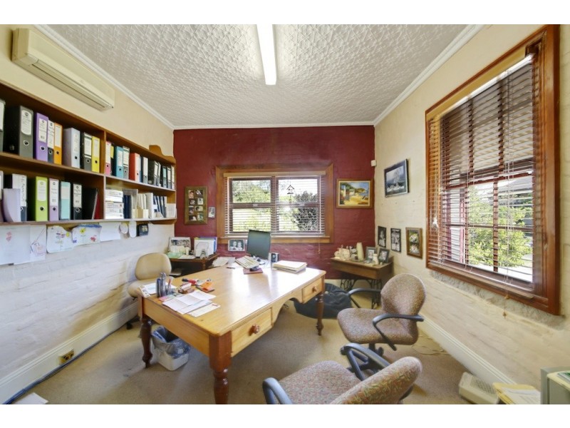 76 Menangle Street, Picton NSW 2571