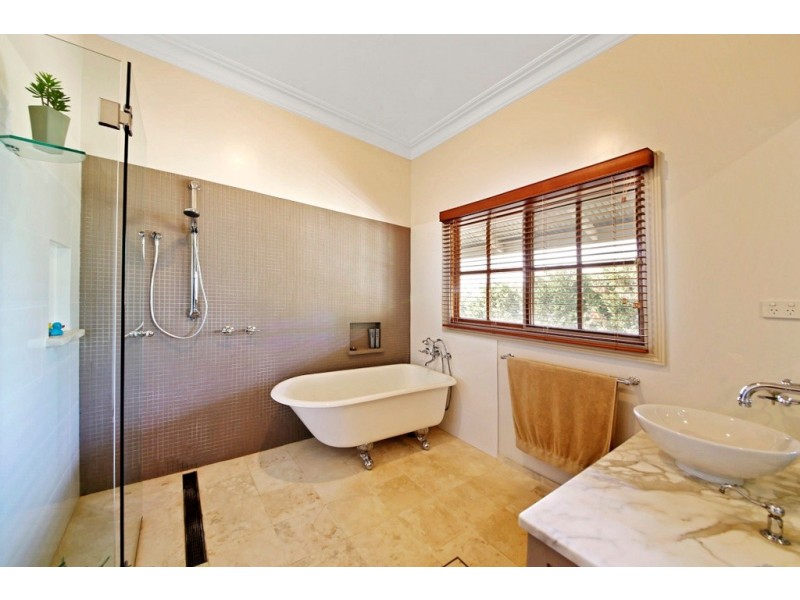 5 Thomas Place, Razorback NSW 2571