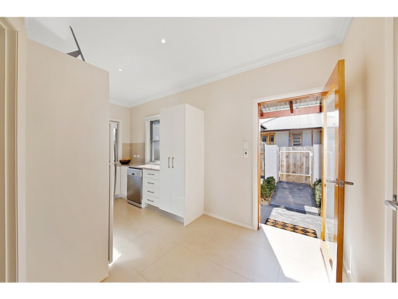 2/30 Wild st, Picton NSW 2571