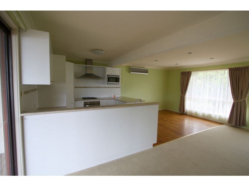 8 Stella Street, Hilltop NSW 2575