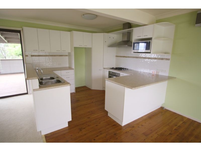 8 Stella Street, Hilltop NSW 2575