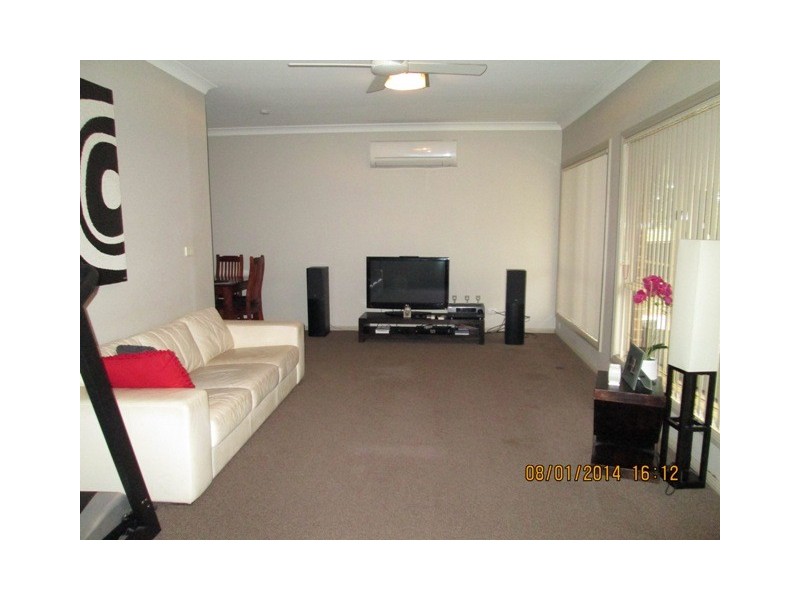 5D Albert Avenue, Thirlmere NSW 2572