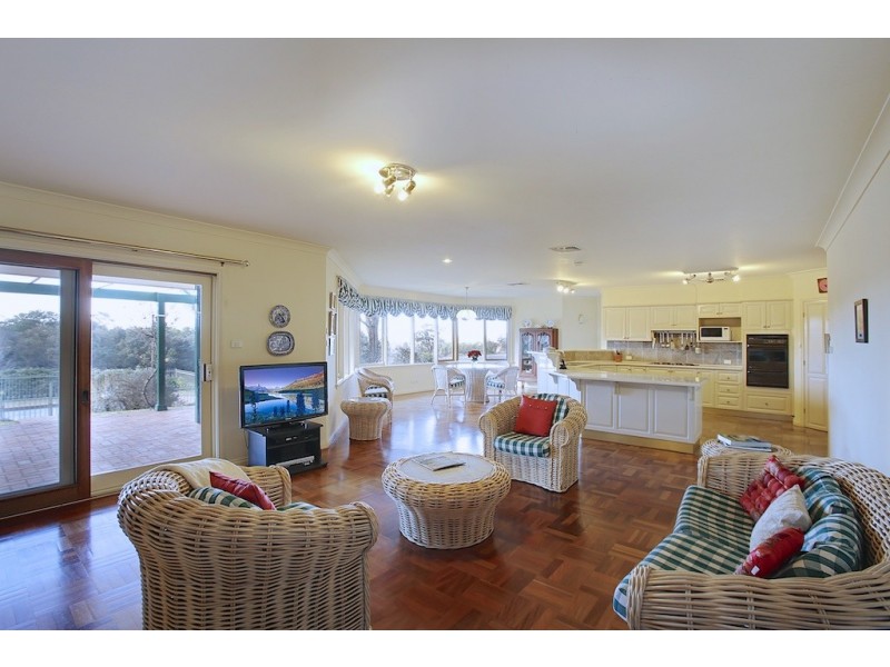 380 Oaks Road, Thirlmere NSW 2572