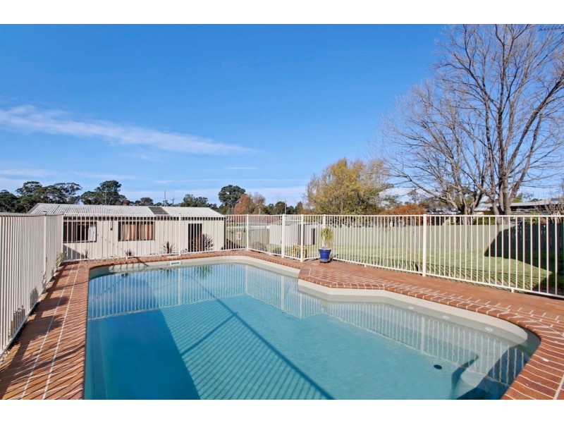 30 Castlereagh Street, Tahmoor NSW 2573