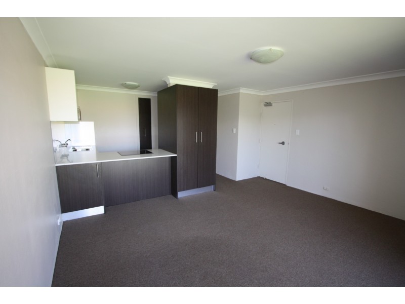 1/240 Menangle Street, Picton NSW 2571