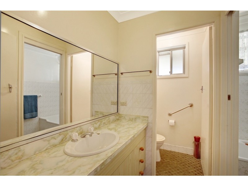 56 Westbourne Ave, Thirlmere NSW 2572