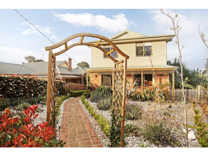 10 Krista Place, Tahmoor NSW 2573