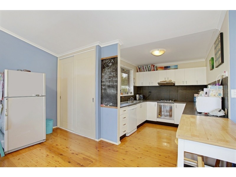 10 Krista Place, Tahmoor NSW 2573