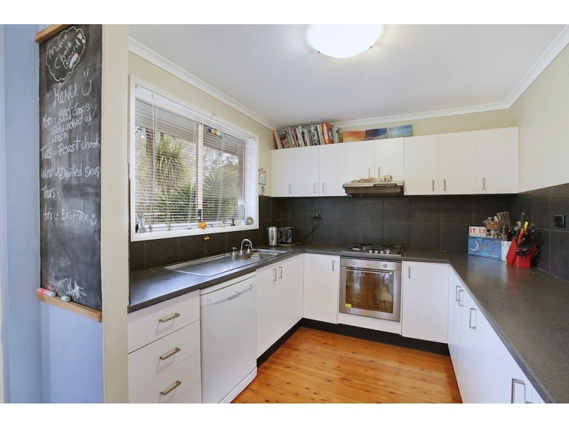 10 Krista Place, Tahmoor NSW 2573