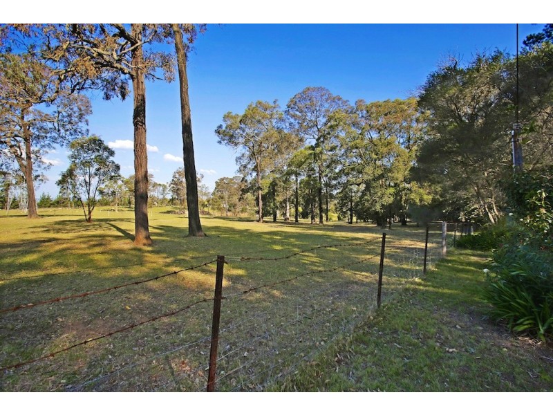 5 Lakesland Road, Thirlmere NSW 2572