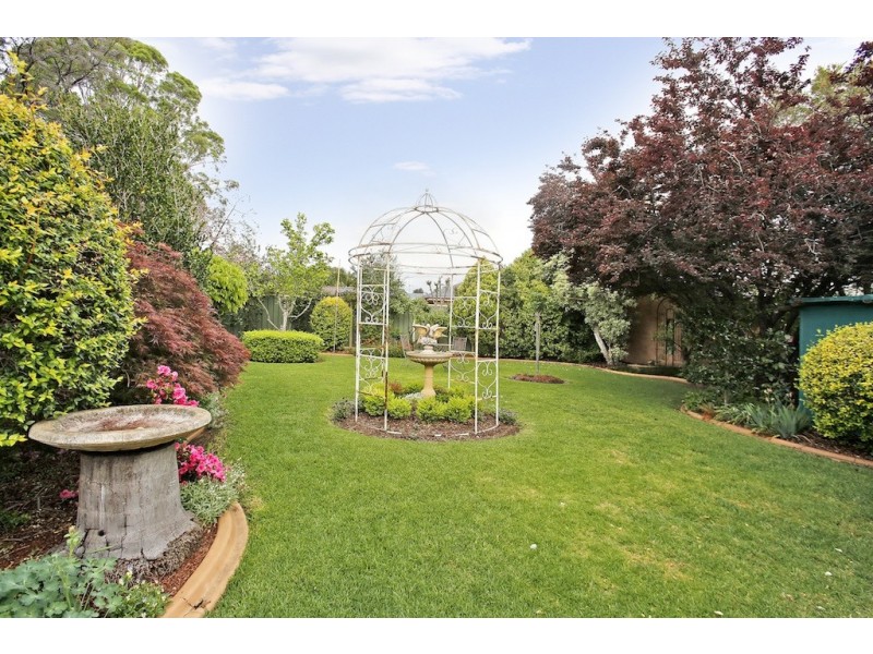 2 Courtland Avenue, Tahmoor NSW 2573