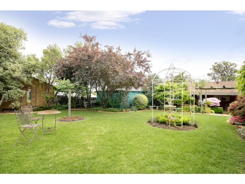 2 Courtland Avenue, Tahmoor NSW 2573