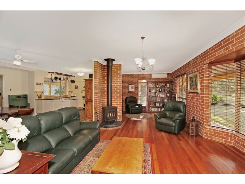 5 Lakesland Road, Thirlmere NSW 2572