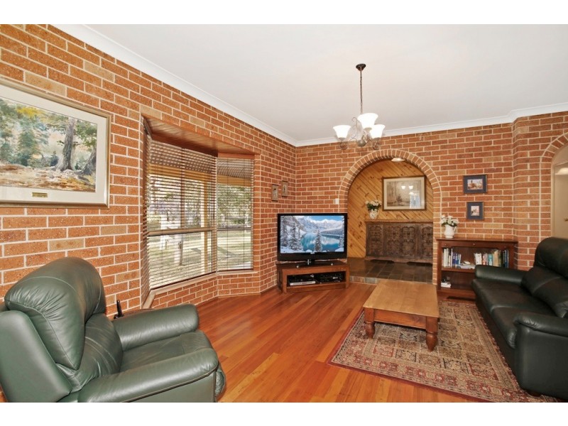 5 Lakesland Road, Thirlmere NSW 2572