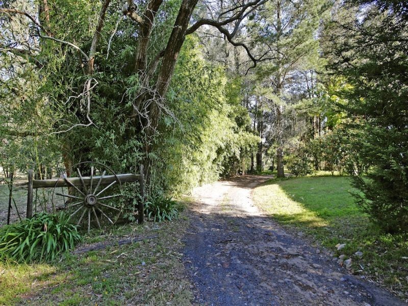 5 Lakesland Road, Thirlmere NSW 2572