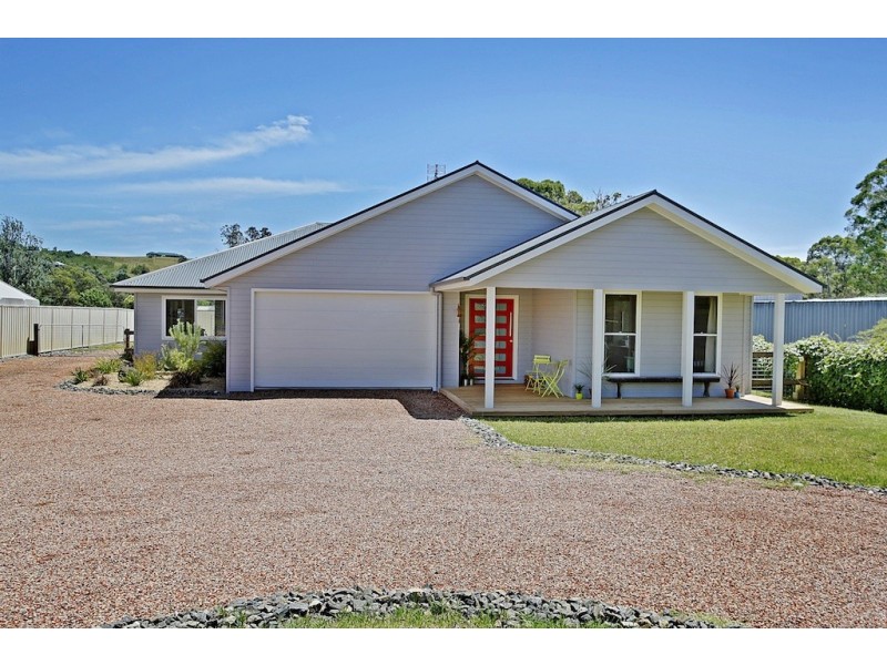 15 Railway Parade, Douglas Park NSW 2569