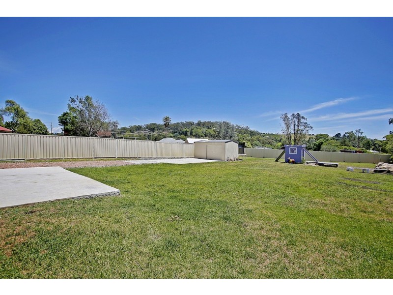 15 Railway Parade, Douglas Park NSW 2569