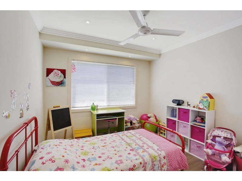 15 Railway Parade, Douglas Park NSW 2569