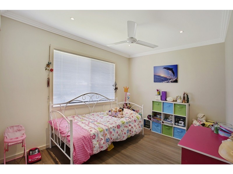 15 Railway Parade, Douglas Park NSW 2569