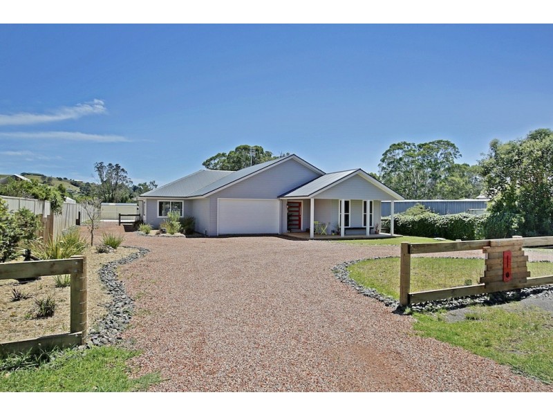 15 Railway Parade, Douglas Park NSW 2569