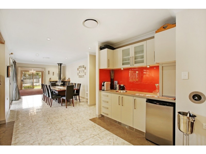 6 Station Street, Thirlmere NSW 2572